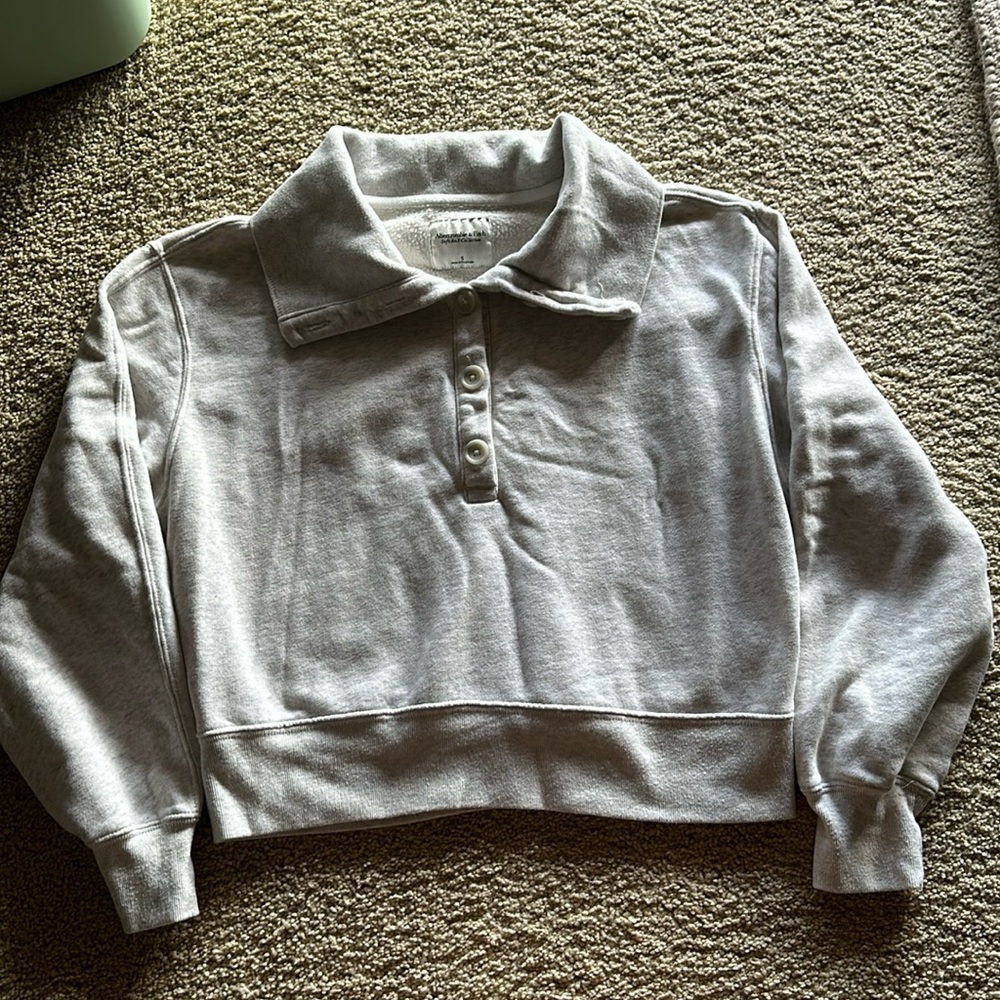 Abercrombie & Fitch Sweater
